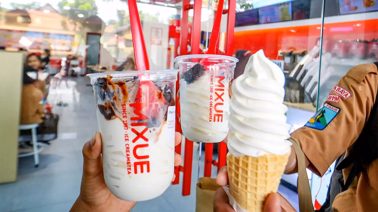 Es Krim Mixue Shake dan Cone