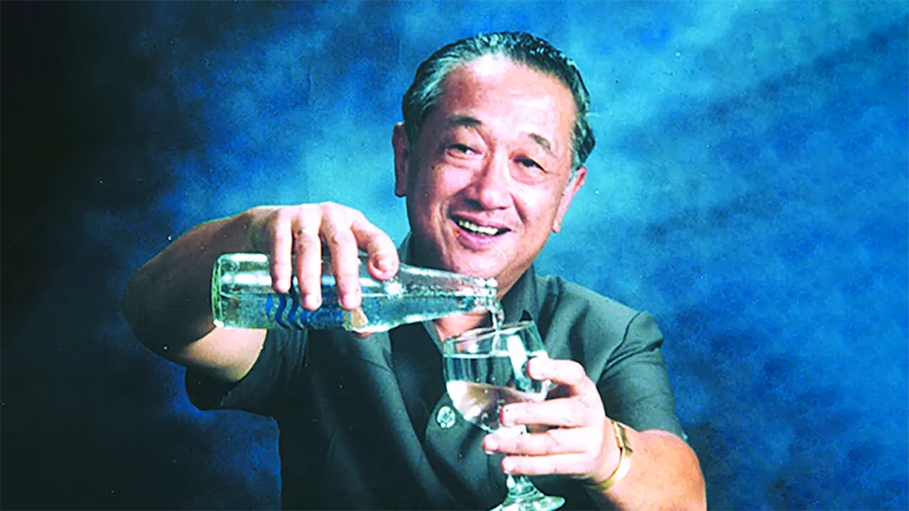 Tirto Utomo Pendiri Aqua