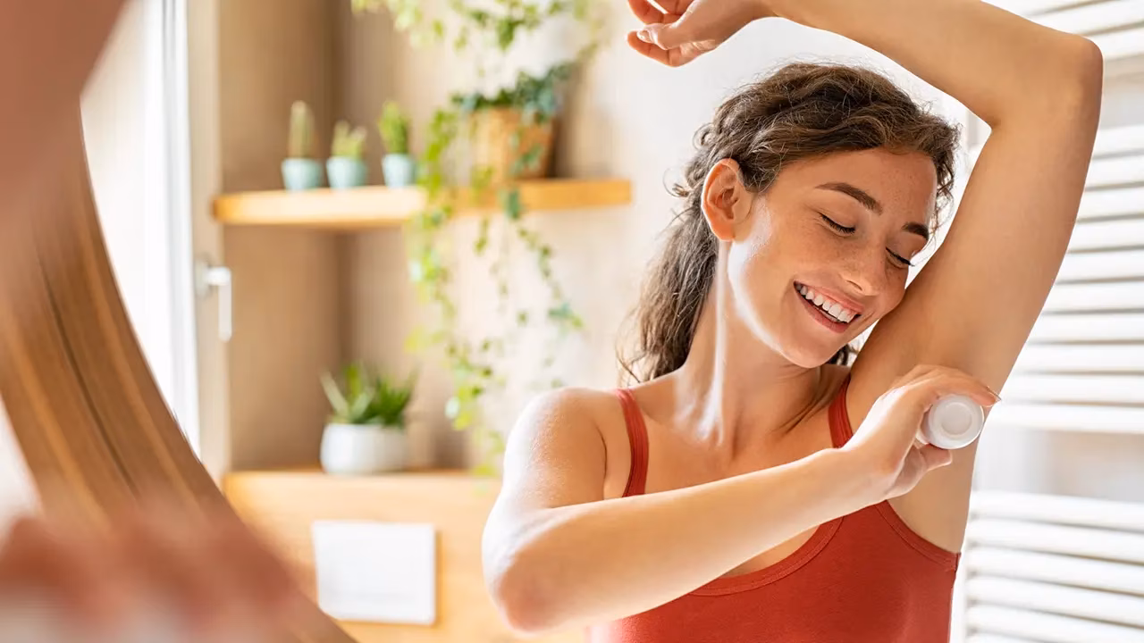 Pakai Deodorant Bau Badan Hilang